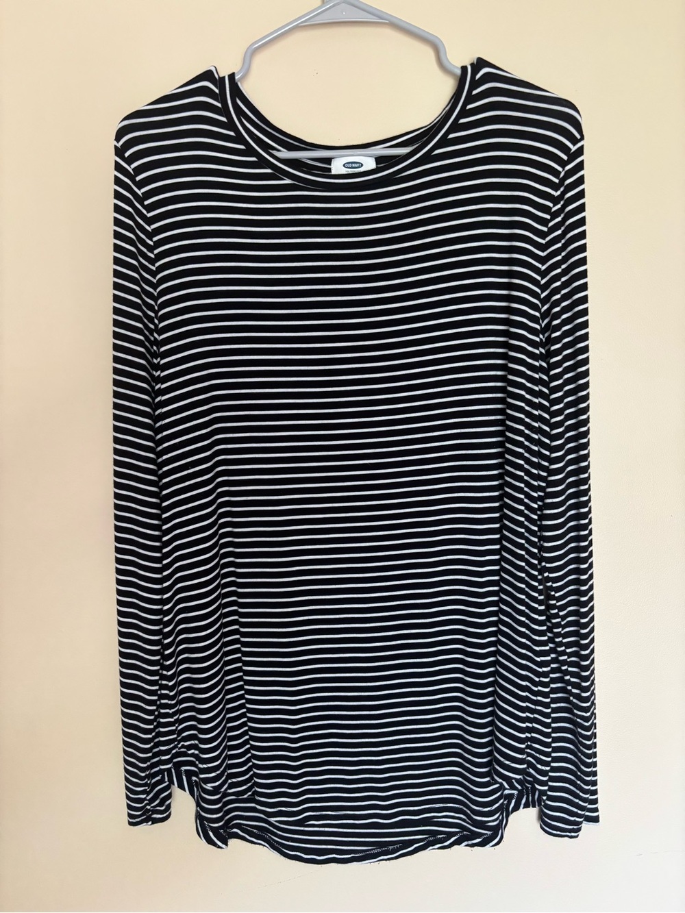 Old Navy Black and White Striped Long Sleeve Tee